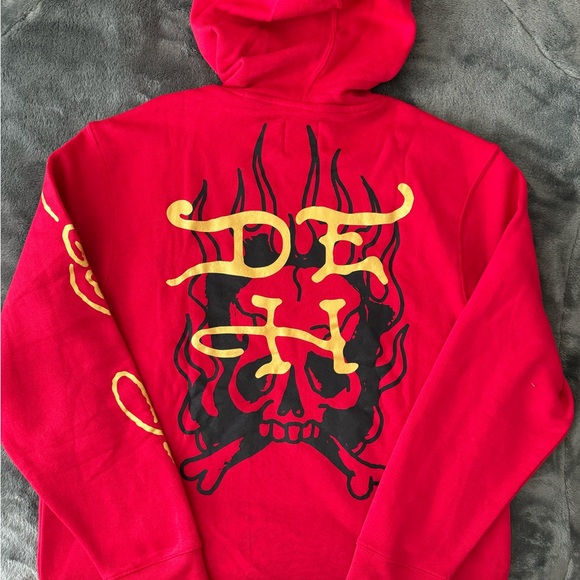 #254 (NWT) (AUTHENTIC) ED HARDY HOODIE. Red and gold colors. - Picture 5 of 14